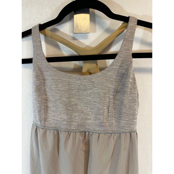 Lululemon Venus Racerback Tank size 4 Built in Bra Beige Layered Athletic D38 - Picture 3 of 7